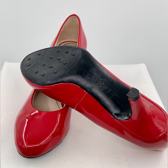 NWT Life Stride Parigi Women’s Red Patent Pumps Shoes - Picture 12 of 12